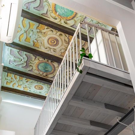 Charming Frescoed Loft Apartment โบโลญญา ภายนอก รูปภาพ