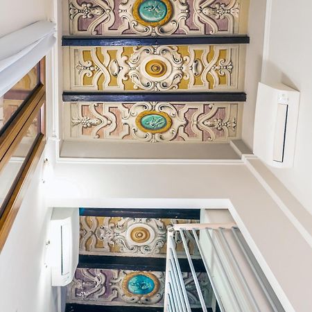 Charming Frescoed Loft Apartment โบโลญญา ภายนอก รูปภาพ