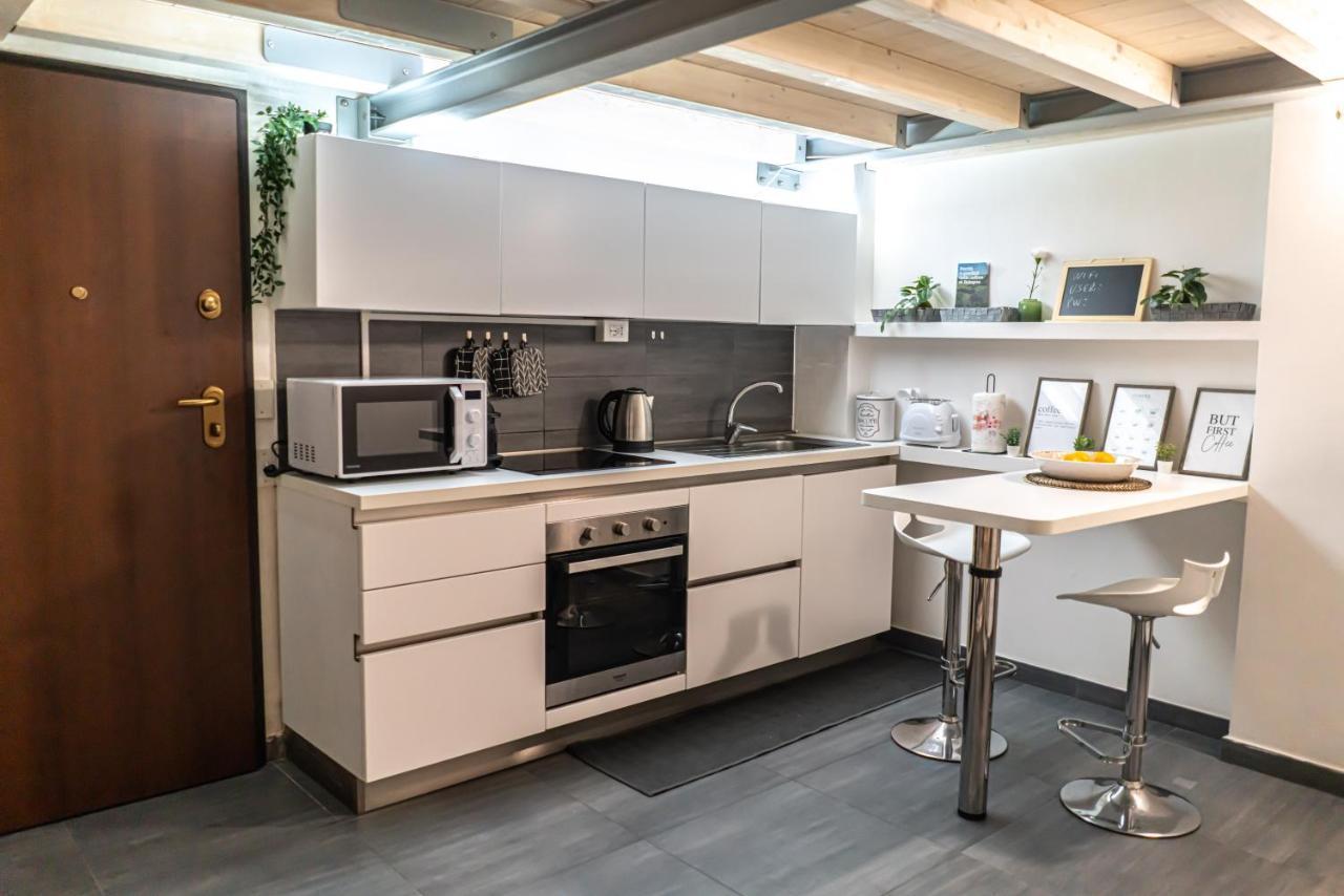 Charming Frescoed Loft Apartment โบโลญญา ภายนอก รูปภาพ