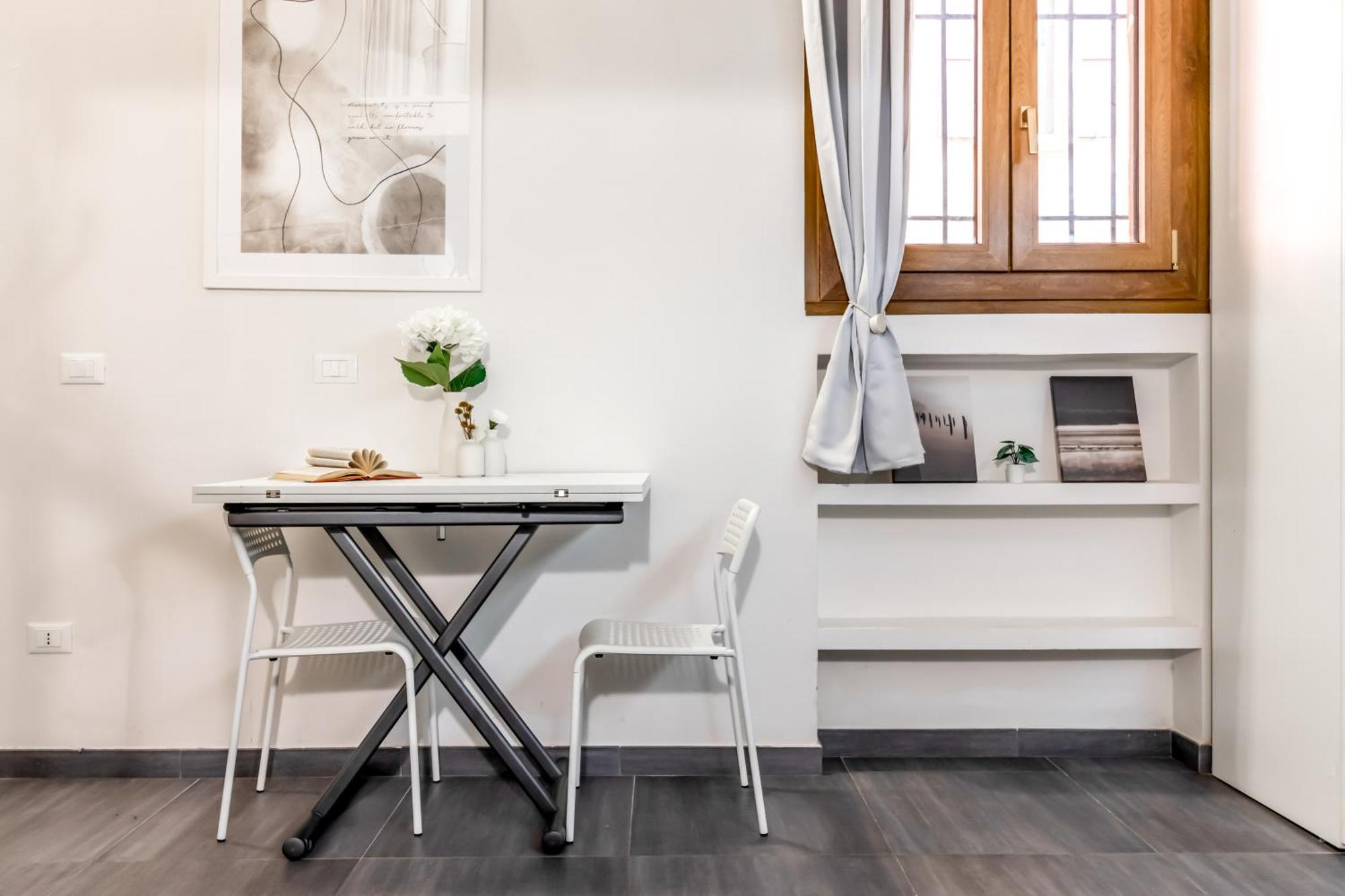 Charming Frescoed Loft Apartment โบโลญญา ภายนอก รูปภาพ